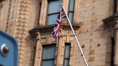 Zeitlupe-Der-Im-Wind-Wehenden-Union-Jack-Flagge,-Vereinigtes-Königreich