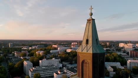 Aerial-Lowering-Shot-of-Turku-Cathedral-Tower