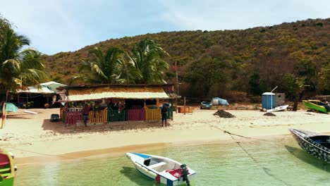 Blick-Des-Drohnenführers-Von-Einem-Fantastischen-Strandziel-In-Mayreau-In-Der-Karibik