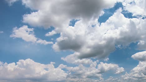 Timelapse-of-White-Billowing-Clouds-in-a-Blue-Sky