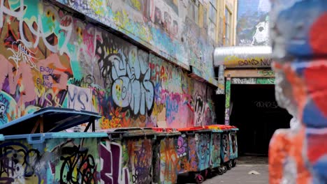 Graffiti-En-La-Pared,-Obra-De-Arte-Con-Aerosol-Callejero-En-Hosier-Lane-Melbourne-Cbd