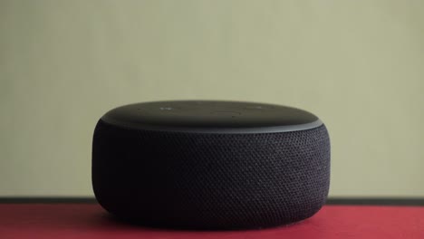 Amazon-Alexa-responds-to-voice-command