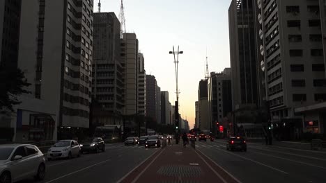 Paulista-Avenue-In-Der-Abenddämmerung