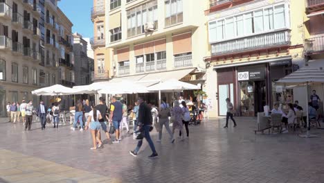 Tourists-with-face-mask-walking,-Calle-Marques-de-Larios,-Malaga