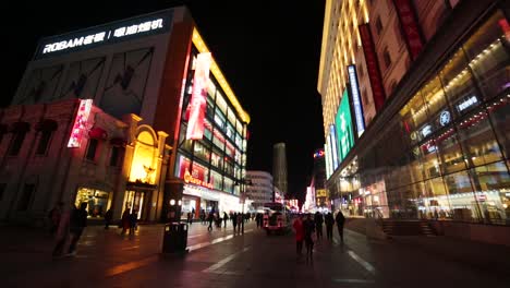 Tianjin-In-China-Einkaufsstraße-Bei-Nacht