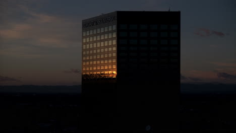 Time-Lapse-of-Sun-Setting-Over-NBC-Universal-Comcast-Headquarters-in-Los-Angeles