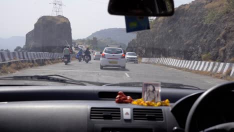 Die-Straße-Führt-Durch-Den-Berg-Der-Westlichen-Ghats,-Lonavala,-Indien,-Maharashtra