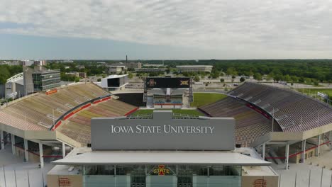 Aerial-Establishing-Shot-of-Jack-Trice-Stadium,-Home-of-the-Iowa-State-Cyclones