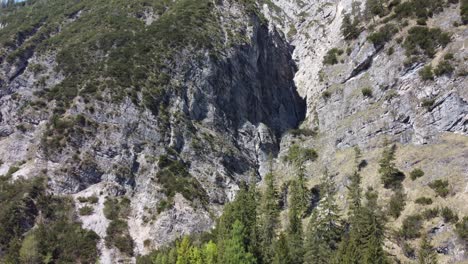 Rocks-crevasse,-a-gap-inside-mountain-where-a-water-falls
