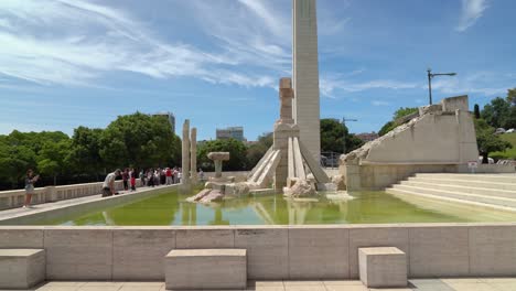 Monument-to-the-25th-April-Revolution-by-Portuguese-sculptor-João-Cutileiro-in-Park-of-Eduardo-VII