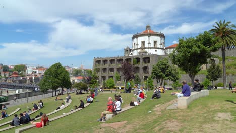 Jardim-Do-Morro-En-Portugal-Y-Monasterio-De-Serra-Do-Pilar-En-La-Cima-De-La-Colina