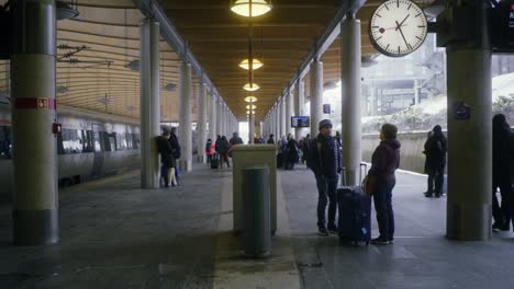 Oslo-city-centre-train-station-terminal,-railway-depot