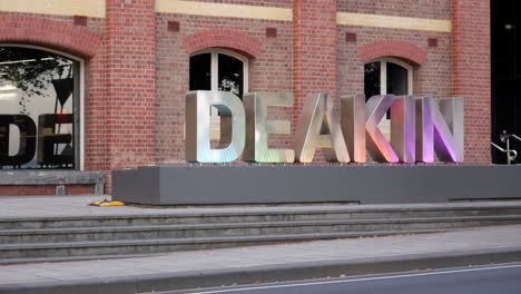 Deakin-sign.-Waterfront-campus-Geelong.-PAN-RIGHT