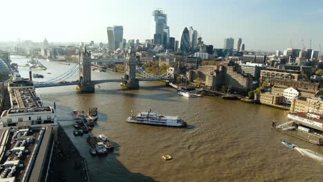 Aerial-view-of-famous-bridge-in-London