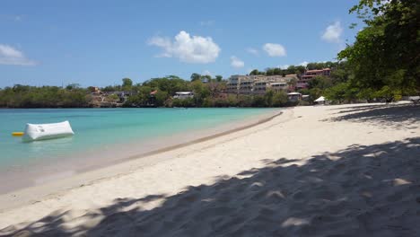 Una-De-Las-Playas-Más-Increíbles-De-Granada-En-El-Mar-Caribe