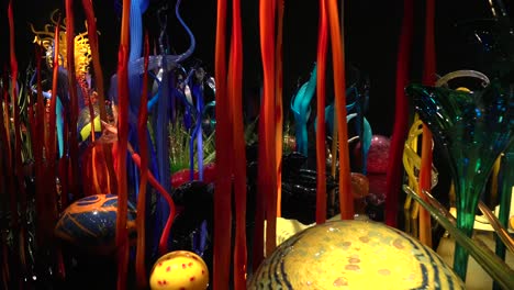 Colorful-and-mesmerizing-glass-exhibits-made-by-world-famous-artist-Dale-Chihuly-at-the-Chihuly-Garden-and-Glass-Museum-in-Seattle,-Washington