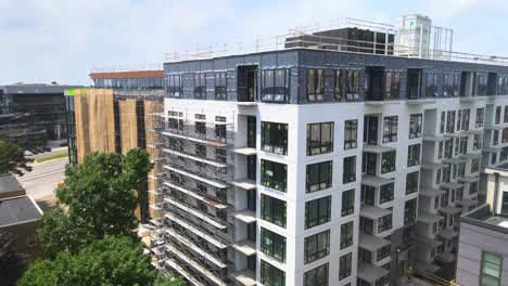 modern-7-floor-building-in-construction