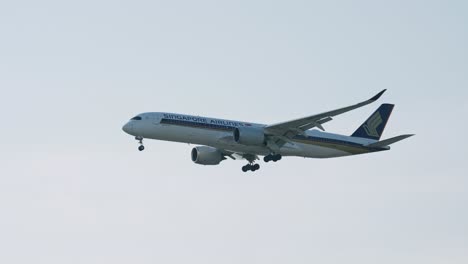 Singapore-Airlines-Airbus-A350-941-9v-shg-Acercándose-Antes-De-Aterrizar-En-El-Aeropuerto-De-Suvarnabhumi-En-Bangkok-En-Tailandia