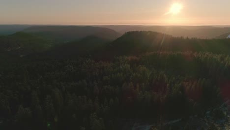 Aerial-Shot-of-Forest-Mountains-in-the-Morning