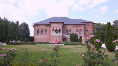 Mogosoaia-palace-front-garden-4k,-Romania