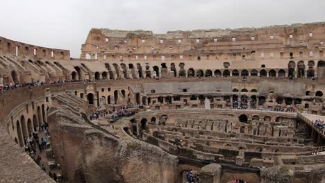 El-Coliseo-Romano-Es-Una-Visita-Obligada-Cuando-Uno-Visita-Roma