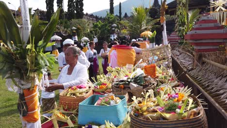 Bali-People-Give-Colorful-Offerings-for-Balinese-Hindu-Ceremony-in-Mother-Temple-of-Besakih,-Karangasem
