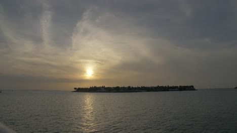 Key-West-Sonnenuntergangskreuzfahrt-Mit-Fahrt-Zur-Goldenen-Stunde-Der-Insel