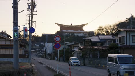 Sonnenuntergang-über-Sukyo-Mahikari-In-Der-Stadt-Takayama-Und-Den-Japanischen-Vierteln
