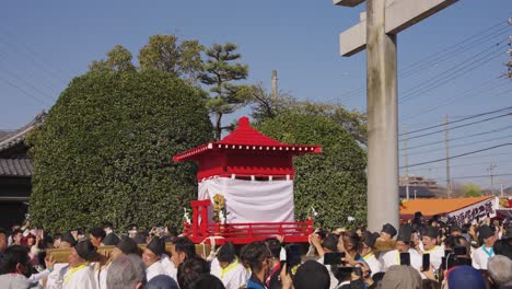 Portable-Shrine-Carrying-Goddess-Carried-into-Tagata-Shrine-at-Honensai
