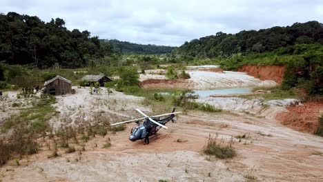 Police-interrupt-illegal-gold-mine-in-the-amazon-rain-forest