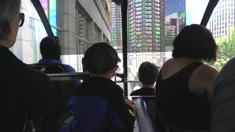 Seattle-Monorail-Taking-Passengers-To-The-City-Center