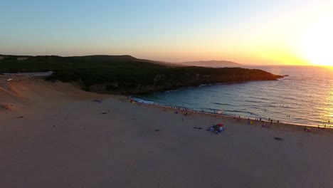 Luftaufnahme-Einer-Drohne-Des-Sonnenuntergangs-Am-Strand-Von-El-Kala-Algerien