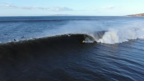 surfer-gets-shacked-and-closed-out-in-big-wave-during-record-breaking-swell-on-maui
