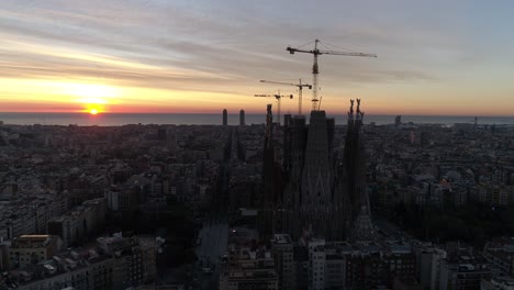 City-of-Barcelona-and-Cathedral-of-Sagrada-familia,-Spain