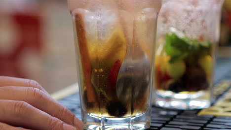 Bartender-stirring-cocktail-,-SLOW-MOTION