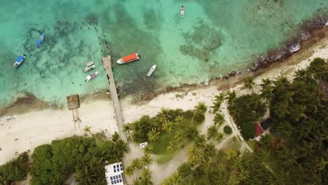 San-Andrés,-San-Andrés,-johnny-cay-beach,-Colombia,-Caribbean-Sea-by-drone