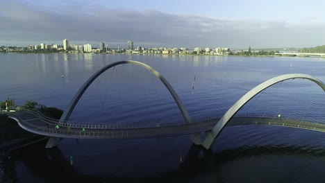 Bogenbrücke-In-Perth