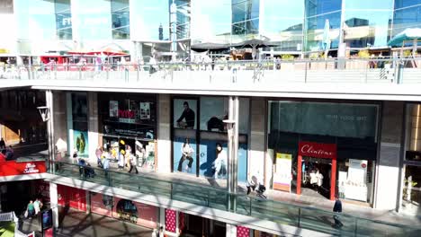 Motion-Lapse-view-of-Liverpool-One-Shopping-center-in-a-busy-sunny-day