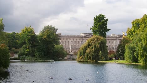Buckingham-Palace-seen-from-St