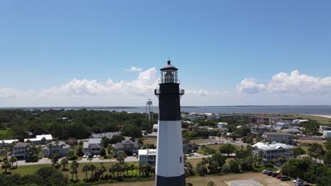 Tybee-Island-Lighthouse-Drone-Loop-in-Tybee-Island-Georgia,-miles-from-downtown-Savannah,-GA