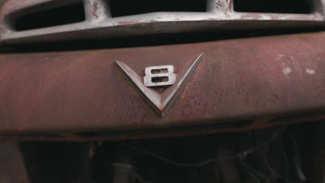 Classic-car-ford-V8-rusty-automobile