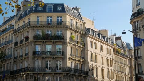 Nov-2019,-Paris,-France:-beautiful-buildings-in-Paris-city-center