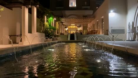 Water-fountains-at-night-at-the-Westin-Hotel,-Pasadena