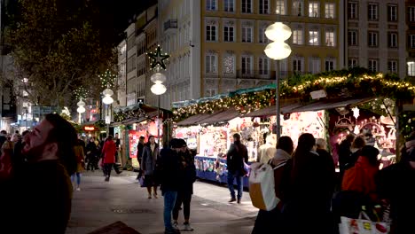 Timelapse-of-christmas-market-booth-at-so-called-"chrsitkindlmarket"-at-munich-Marienplatz