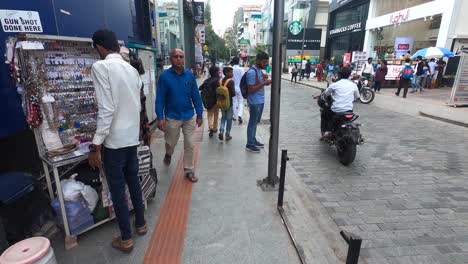 Bewegungszeitraffer-In-Der-Churchstreet-Bangalore
