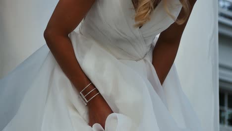 A-blonde-bride's-wedding-dress
