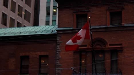 Schwenkende-Kanadische-Flagge,