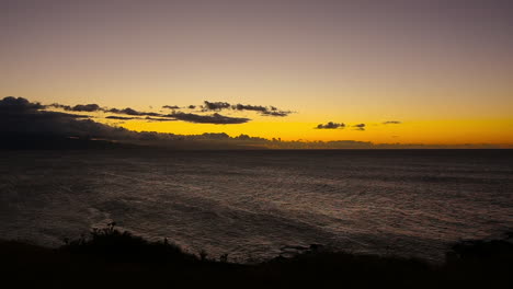 Hawaiian-Sunset-on-Maui-North-Shore