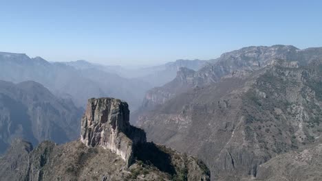 Luftaufnahme-Von-Felsformationen-Und-Dem-Urique-Canyon-In-Divisadero,-Copper-Canyon-Region,-Chihuahua