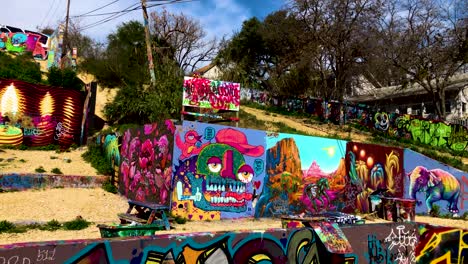 La-Galería-Al-Aire-Libre-De-La-Esperanza-De-Austin-O-&quot;parque-De-Graffiti&quot;-Era-Un-Lugar-Para-Que-Los-Artistas-Callejeros-Vinieran-Y-Encontraran-Un-Lienzo-Para-Su-Trabajo